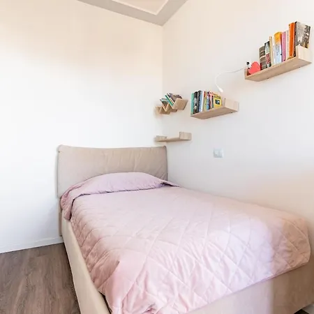 Chez Ale, With Panoramic Terrace In דירה וירג'יו