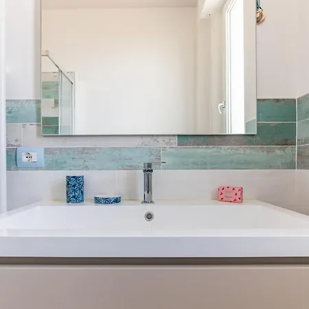 Chez Ale, With Panoramic Terrace In アパート ヴィアレッジョ